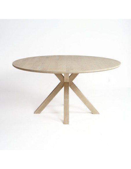 Mesa de comedor redonda acabada en roble blanqueado Mesa de comedor redonda acabada en roble blanqueado