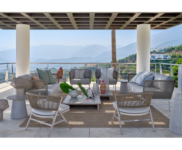 Mesa de centro cuadrada de teca patas laterales Mesa de centro cuadrada de teca patas laterales