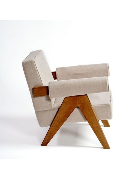 Sillón tapizado beige piedra pata madera natural Sillón tapizado beige piedra pata madera natural