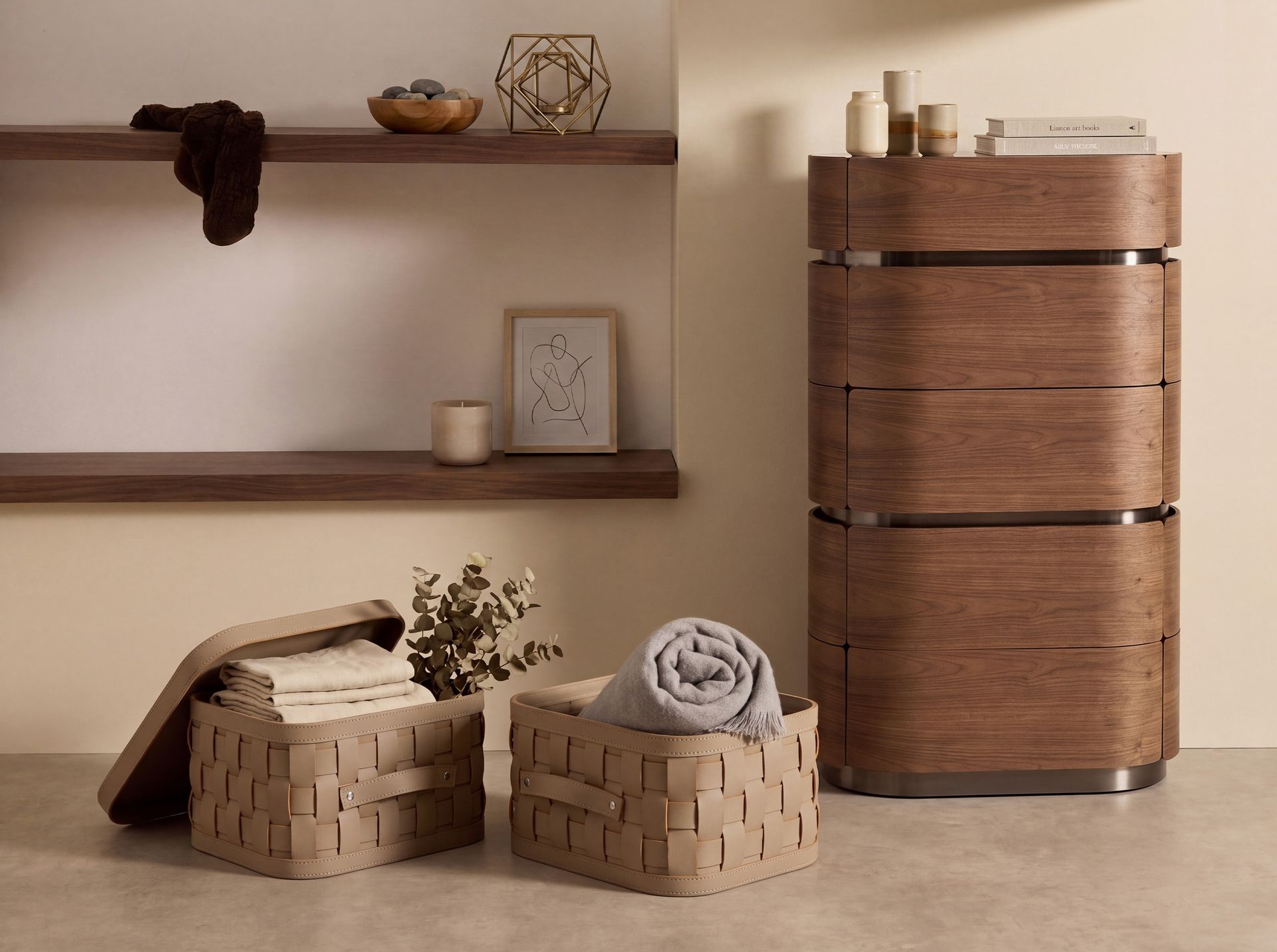 Cesta decorativa de almacenaje rectangular en piel regenerada visón oscuro con tapa Cesta decorativa de almacenaje rectangular en piel regenerada visón oscuro con tapa - Imagen 4