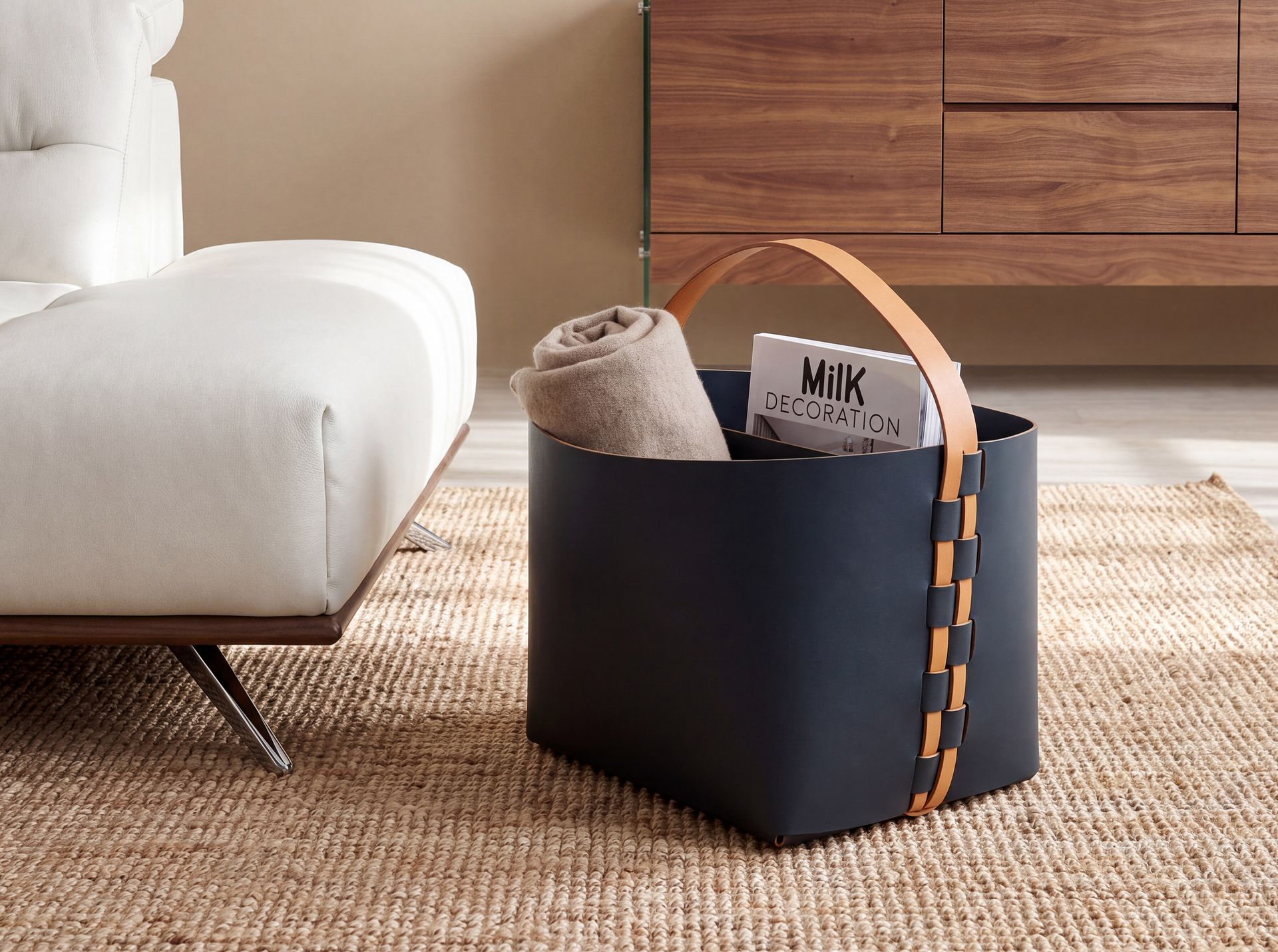 Cesta decorativa de almacenaje rectangular en piel regenerada azul oscuro con asa Cesta decorativa de almacenaje rectangular en piel regenerada azul oscuro con asa - Imagen 3