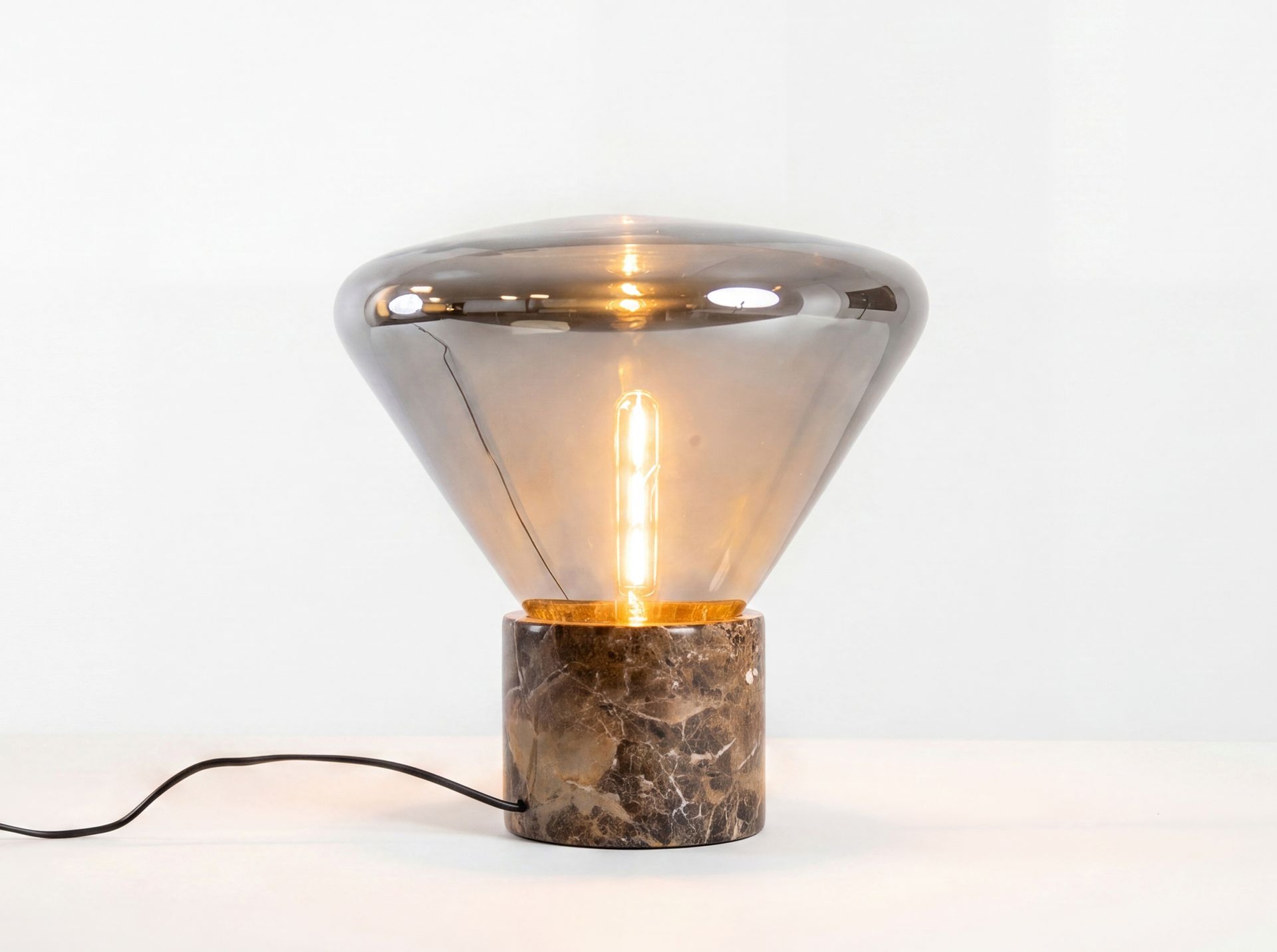 Lámpara sobremesa cristal efecto espejo fumé gris y mármol porcelánico Lámpara sobremesa cristal efecto espejo fumé gris y mármol porcelánico - Imagen 5